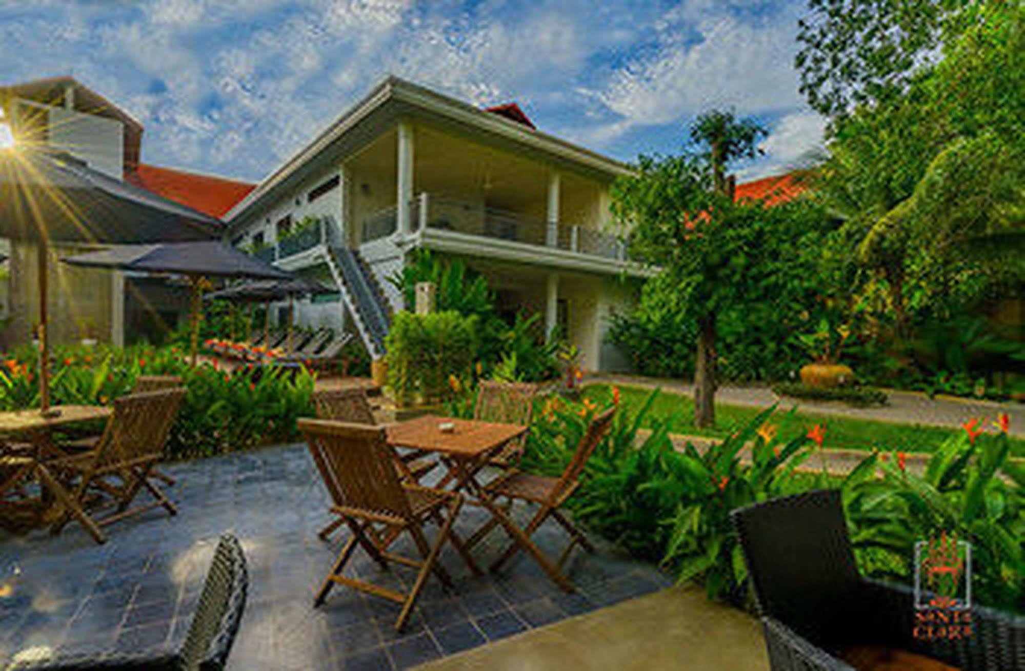 ซานตาคลารา บูทิก โฮเต็ล Hotel เสียมราฐ ภายนอก รูปภาพ