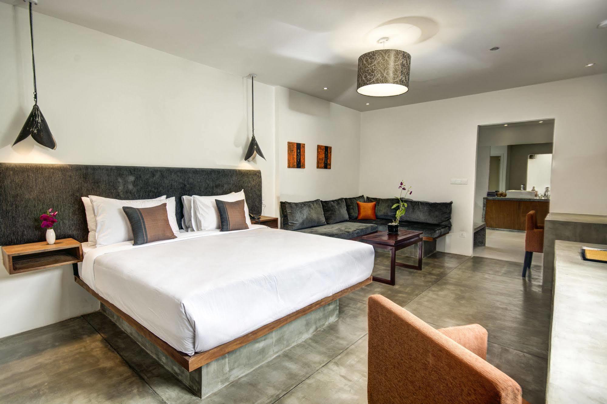 ซานตาคลารา บูทิก โฮเต็ล Hotel เสียมราฐ ภายนอก รูปภาพ